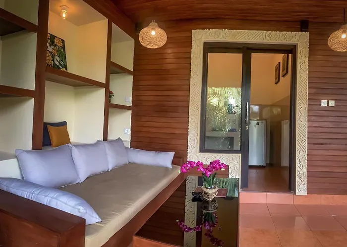 Kukuh House 3*