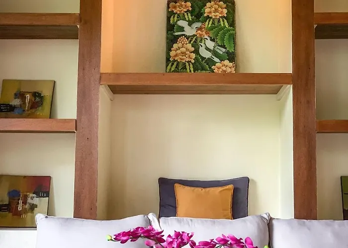 Kukuh House 3*