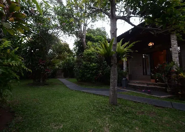 ホリデーパーク Kukuh House ウブド