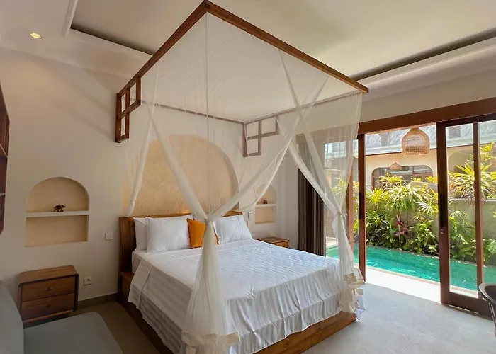 Kukuh House 3*